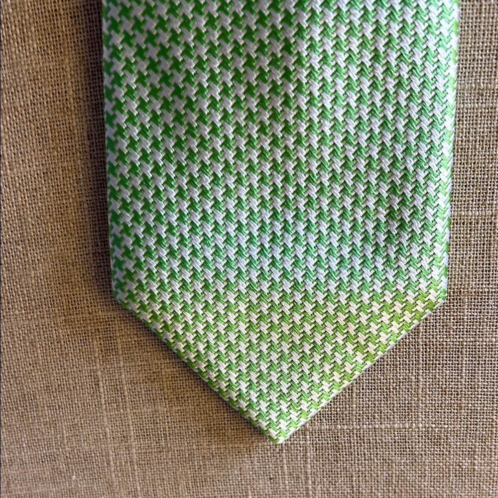 Paul Fredrick Emerald and Ivory Patterned Tie